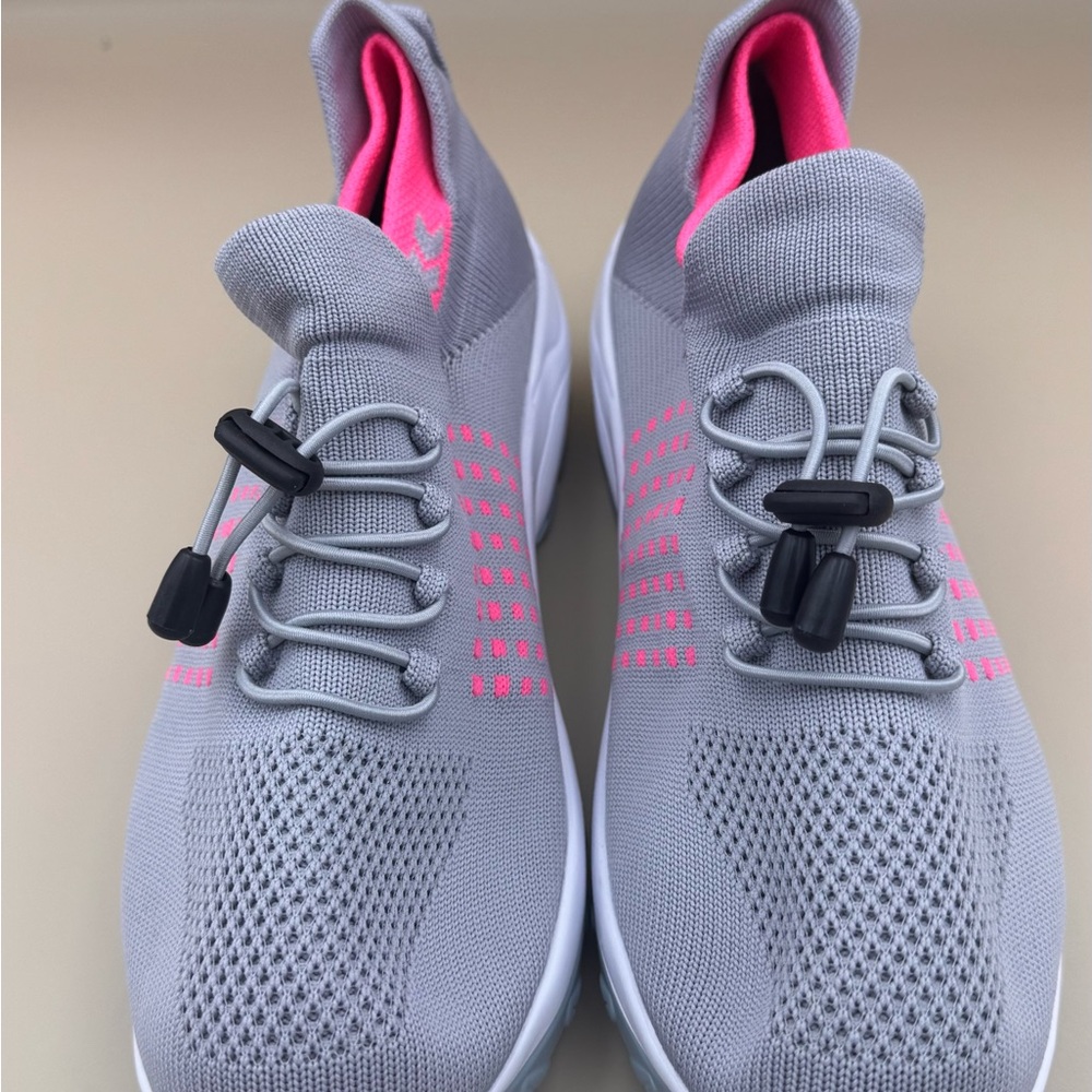 New Comfort Wear Gray and Pink Women's Athletic Shoes size 7.5 US/EU 40
